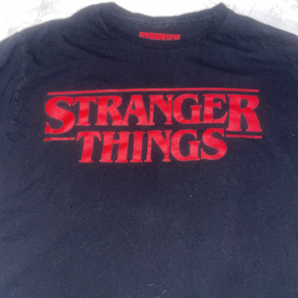 Stranger Things T-Shirt - Picture 2 of 3